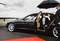      Thuê xe VIP đưa đón sân bay giá rẻ   