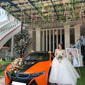 Đón dâu bằng siêu xe