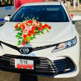 Rước dâu bằng xe sang 4 bánh