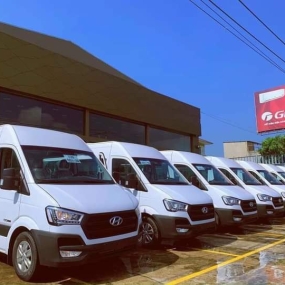 Đoàn xe 25 chỗ đón dâu