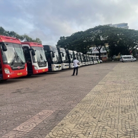 Đoàn xe 45 chỗ rước dâu