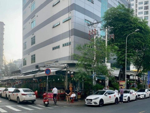 Rước dâu bằng xe sang 4 bánh