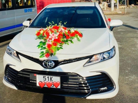 Rước dâu bằng xe sang 4 bánh