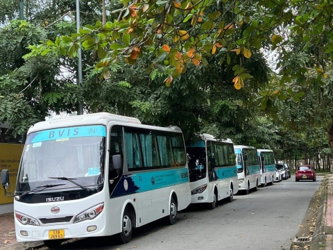 Đoàn xe 45 chỗ rước dâu